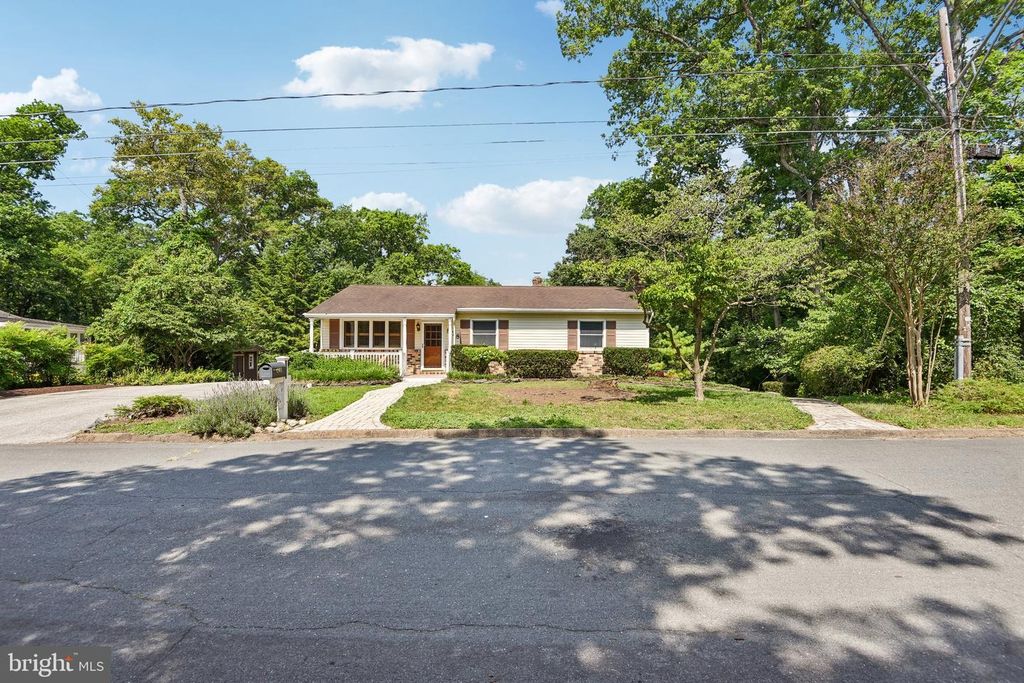 878 OAKDALE CIR, Millersville, MD 21108