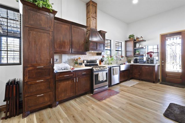34 Julia Justice Road, Huntsville, TX 77320