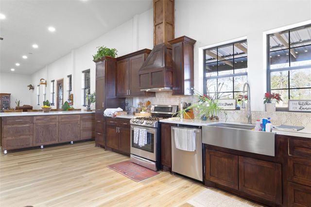 34 Julia Justice Road, Huntsville, TX 77320