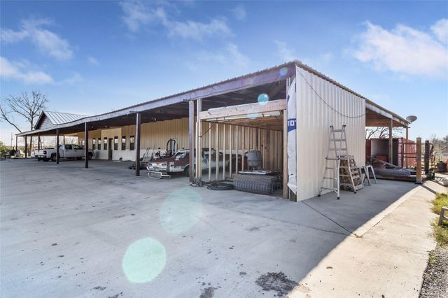 34 Julia Justice Road, Huntsville, TX 77320