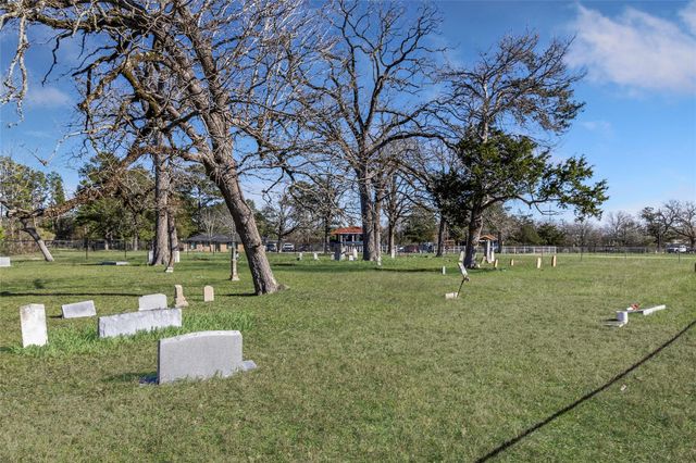 34 Julia Justice Road, Huntsville, TX 77320