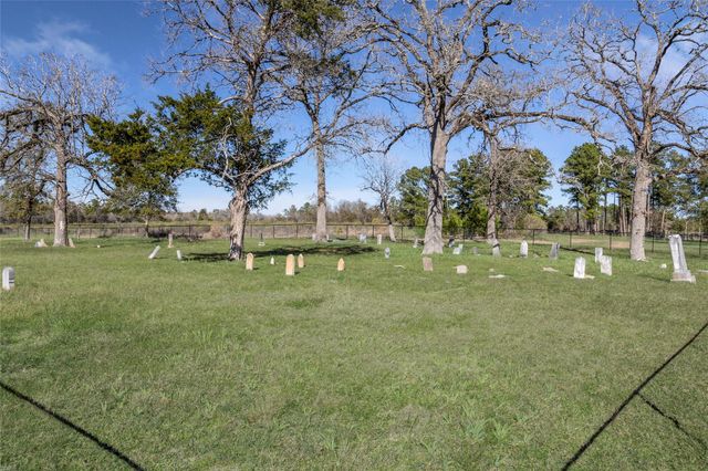 34 Julia Justice Road, Huntsville, TX 77320