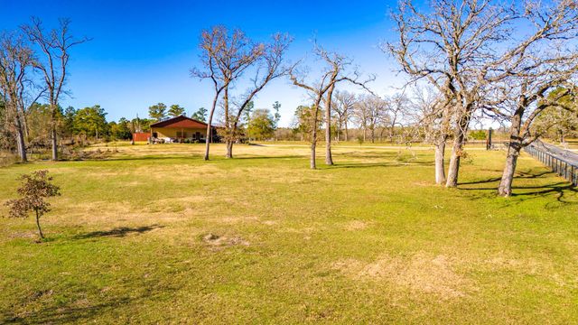 34 Julia Justice Road, Huntsville, TX 77320