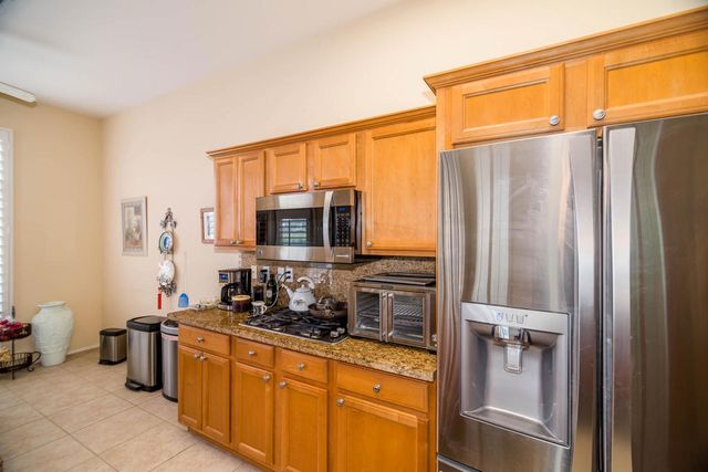 78202 Kensington Avenue, Palm Desert, CA 92211