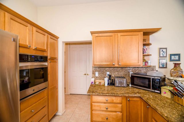 78202 Kensington Avenue, Palm Desert, CA 92211