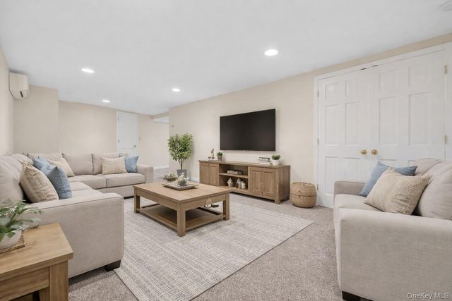 1166 Hunterbrook Road, Yorktown Heights, NY 10598