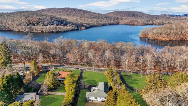 1166 Hunterbrook Road, Yorktown Heights, NY 10598