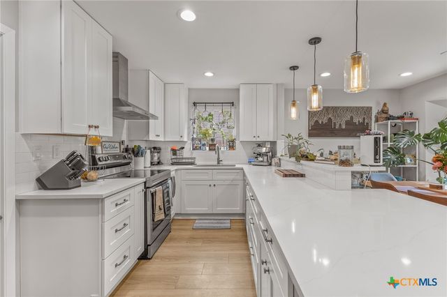 9604 Newberry Drive, Austin, TX 78729