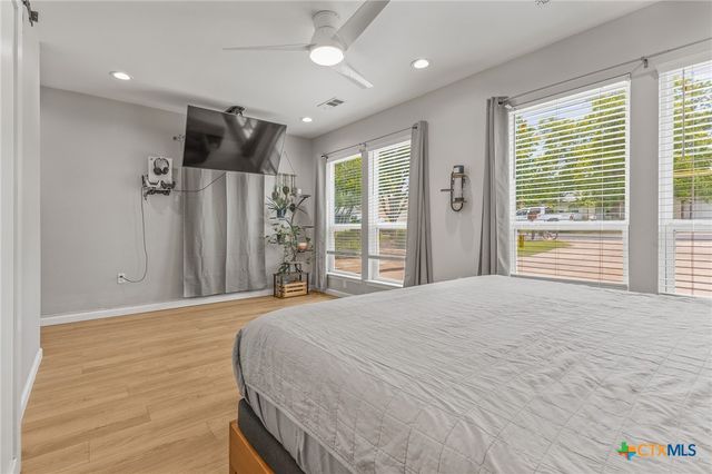 9604 Newberry Drive, Austin, TX 78729