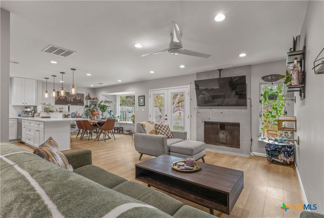 9604 Newberry Drive, Austin, TX 78729