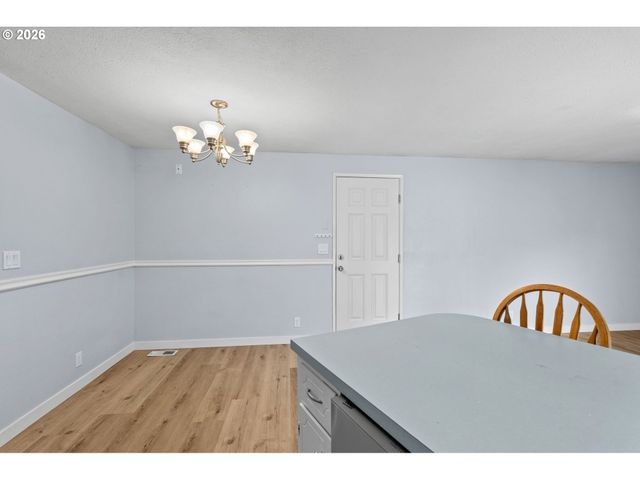 6445 B St, Springfield, OR 97478