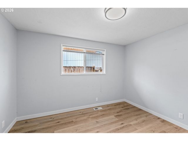 6445 B St, Springfield, OR 97478