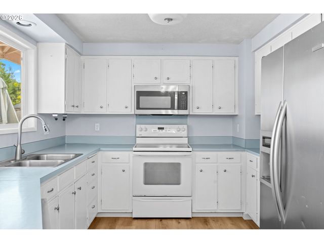 6445 B St, Springfield, OR 97478