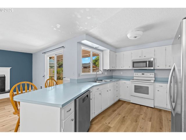 6445 B St, Springfield, OR 97478