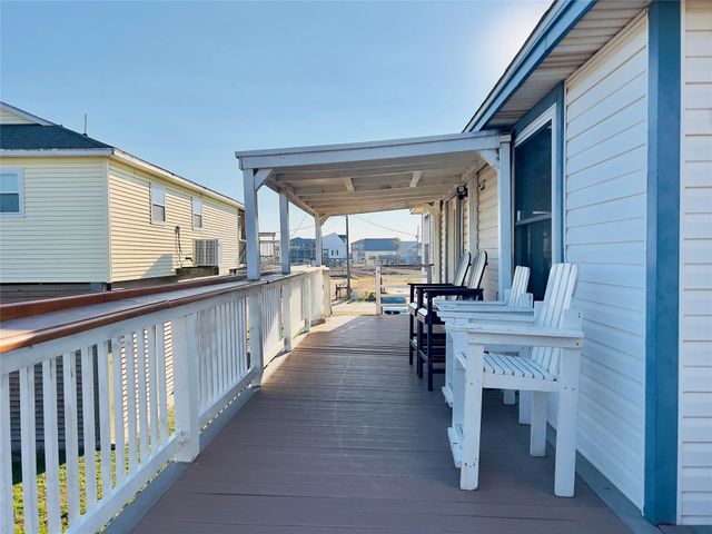114 Sand Dune Court, Surfside Beach, TX 77541