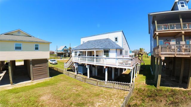 114 Sand Dune Court, Surfside Beach, TX 77541