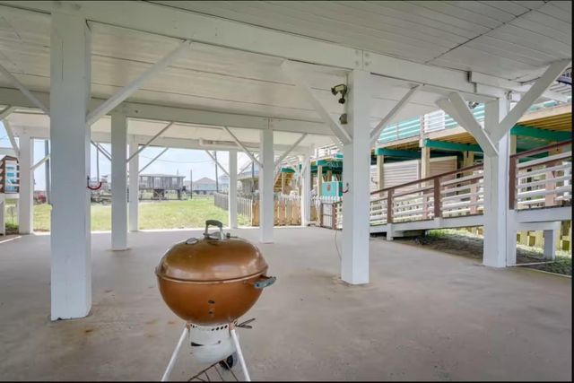 114 Sand Dune Court, Surfside Beach, TX 77541