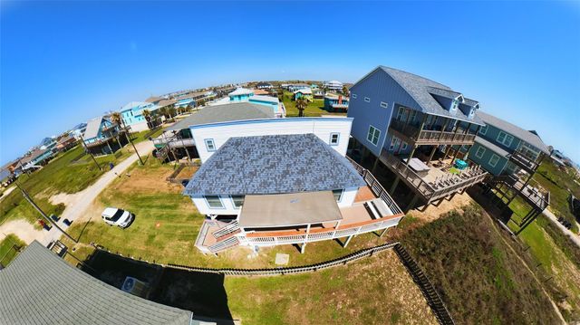 114 Sand Dune Court, Surfside Beach, TX 77541