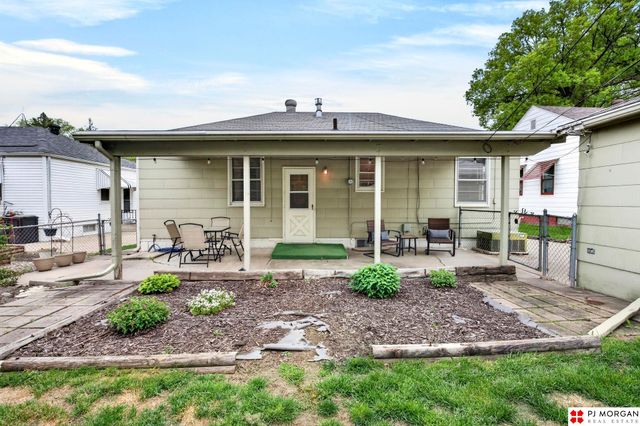 2925 S 44th Street, Lincoln, NE 68506