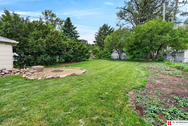2925 S 44th Street, Lincoln, NE 68506