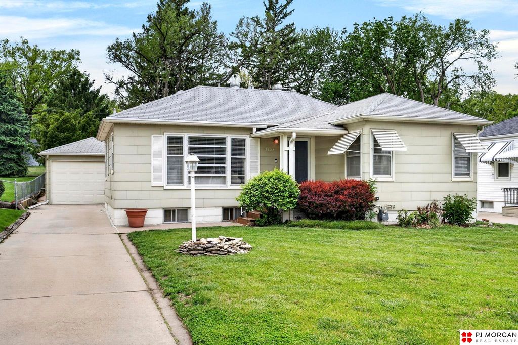 2925 S 44th Street, Lincoln, NE 68506