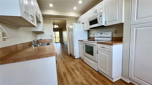 505 30TH AVENUE W E406, Bradenton, FL 34205