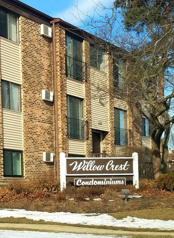 208 Dunteman Drive 101, Glendale Heights, IL 60139