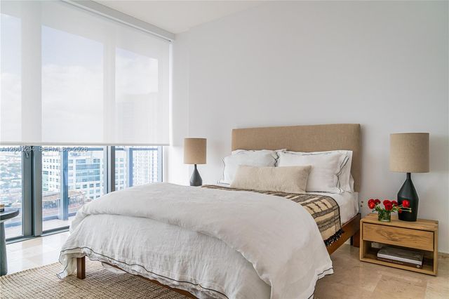 88 SW 7th St 2602, Miami, FL 33130