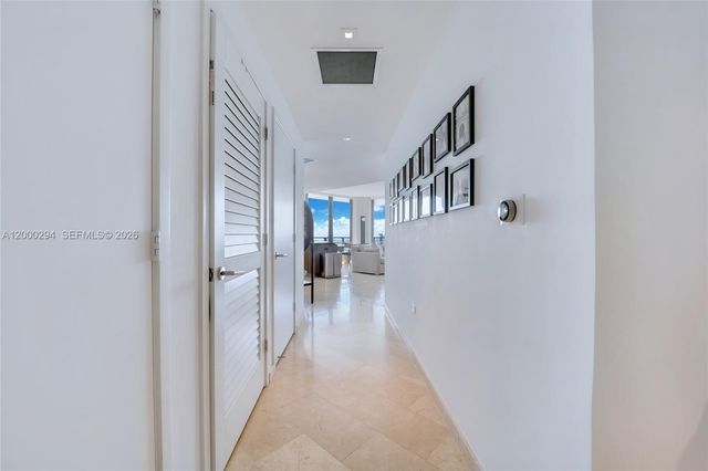 88 SW 7th St 2602, Miami, FL 33130