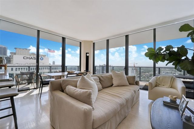 88 SW 7th St 2602, Miami, FL 33130