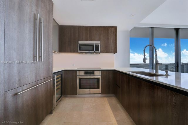 88 SW 7th St 2602, Miami, FL 33130