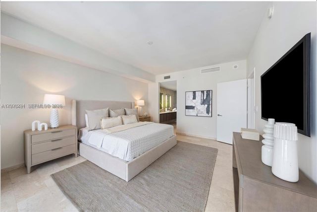 88 SW 7th St 2602, Miami, FL 33130