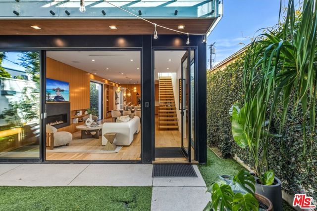 722 Marine Street, Santa Monica, CA 90405