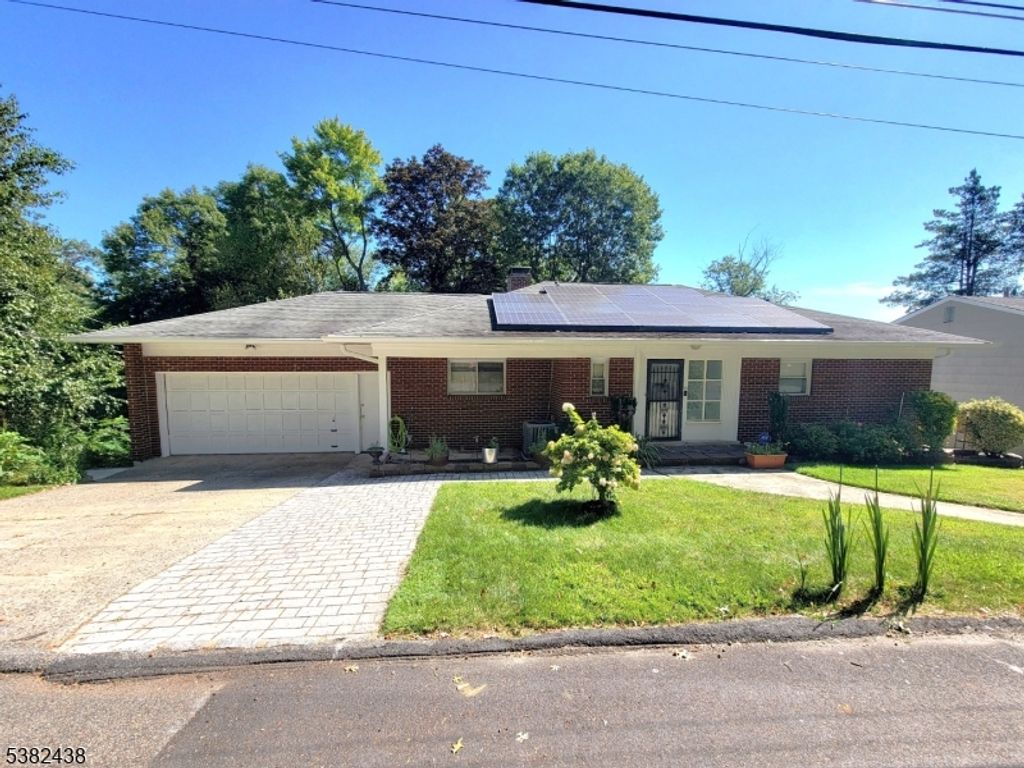 20 Longview Trail East, Denville Twp., NJ 07834