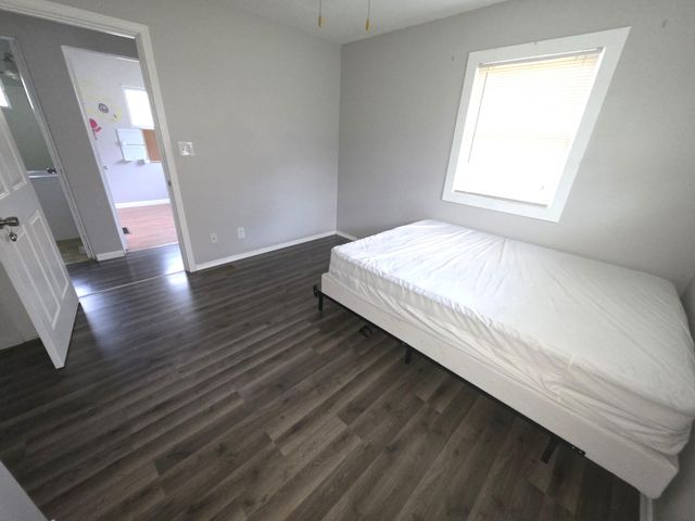 586 W River Road, Muskegon, MI 49445