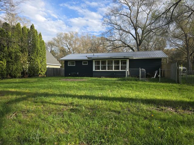 586 W River Road, Muskegon, MI 49445