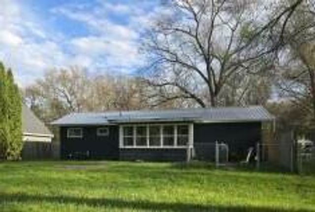 586 W River Road, Muskegon, MI 49445