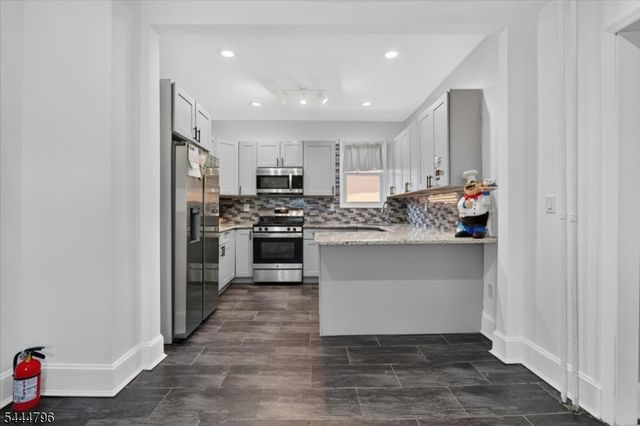 603 Lincoln Blvd, Middlesex Boro, NJ 08846