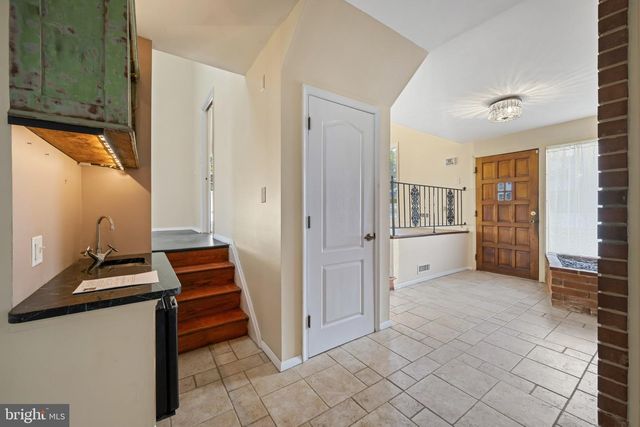 922 BEAVERBANK CIR, Towson, MD 21286