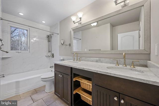 922 BEAVERBANK CIR, Towson, MD 21286