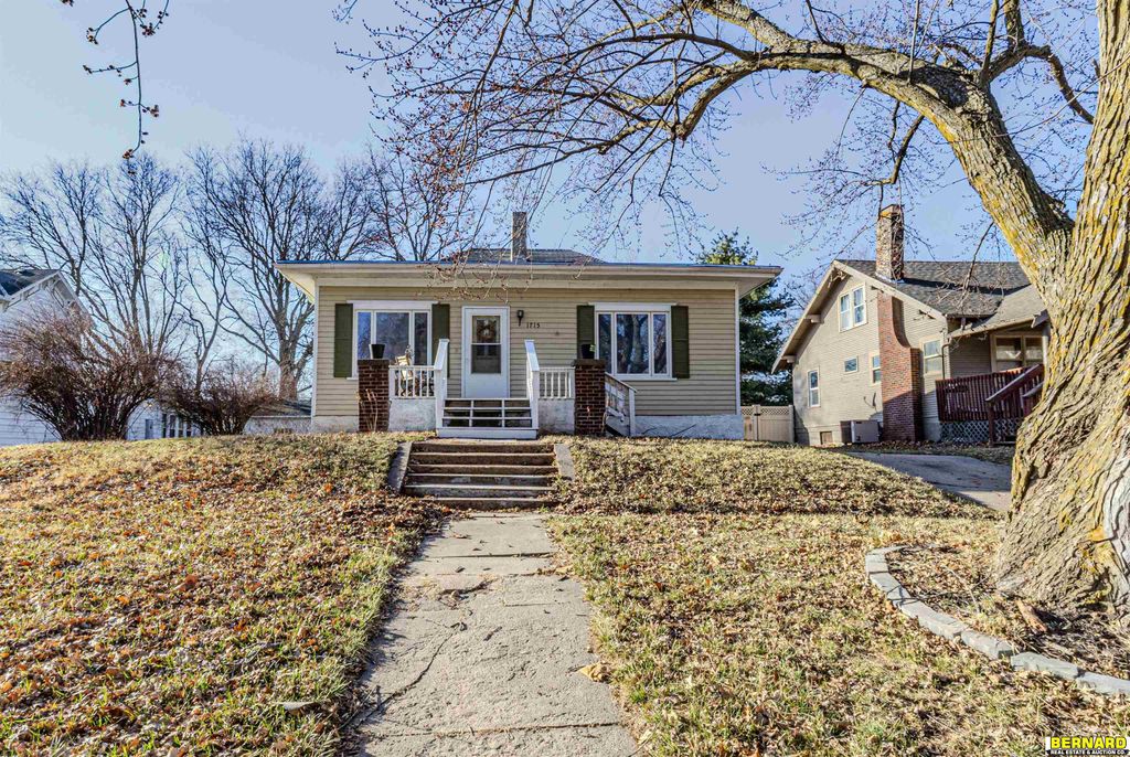 1715 4th Avenue, Nebraska City, NE 68410