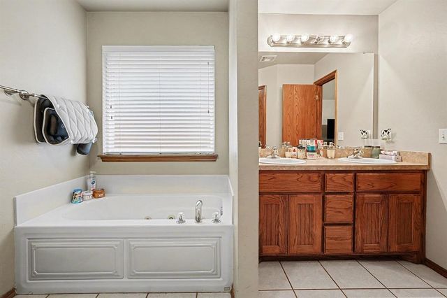1800 Jordan Drive, Moore, OK 73160