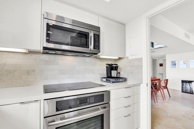 5380 N Ocean Drive 18a, Singer Island, FL 33404