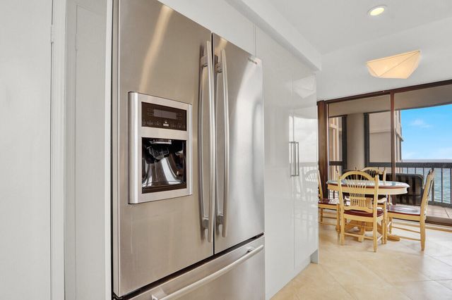 5380 N Ocean Drive 18a, Singer Island, FL 33404