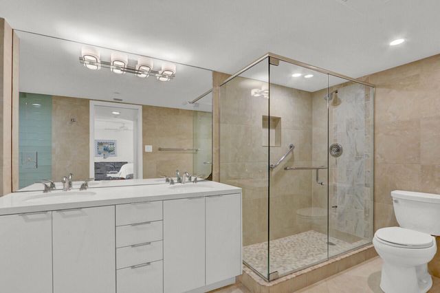 5380 N Ocean Drive 18a, Singer Island, FL 33404