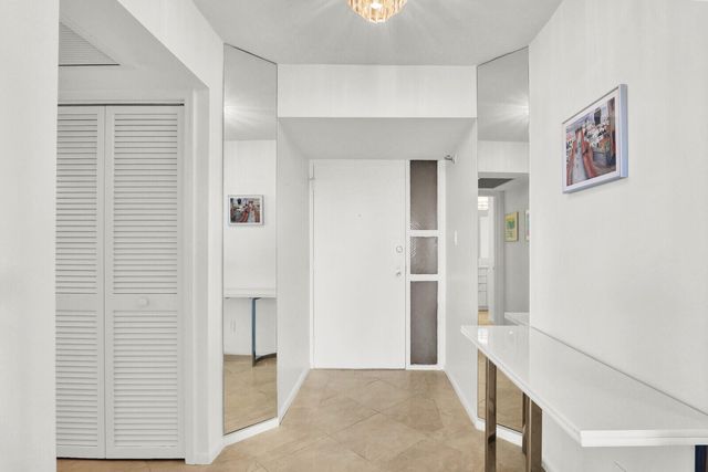 5380 N Ocean Drive 18a, Singer Island, FL 33404