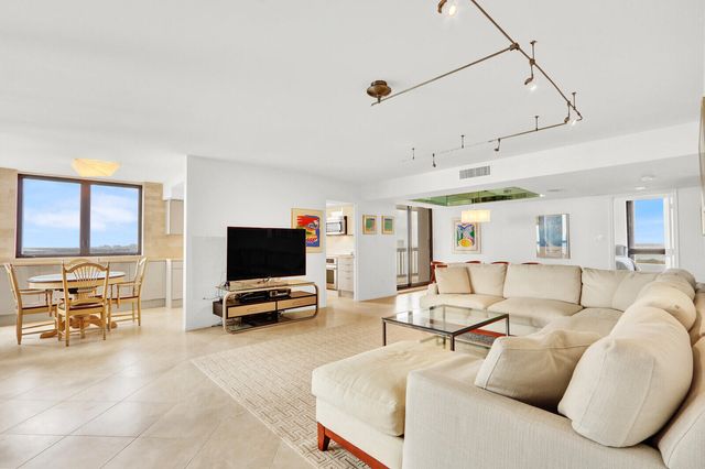 5380 N Ocean Drive 18a, Singer Island, FL 33404