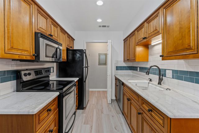 5743 Cedar Creek Drive, Benbrook, TX 76109