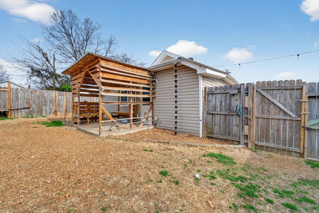 2804 Elliott Dr, Old Hickory, TN 37138