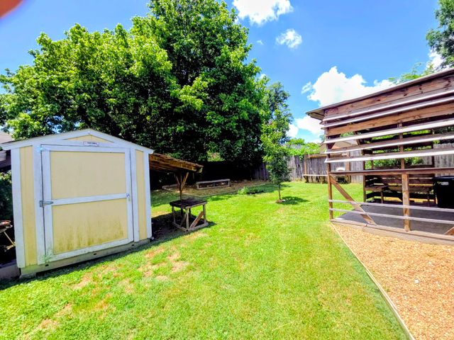 2804 Elliott Dr, Old Hickory, TN 37138